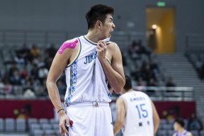 满冠体育客户端-苏宁易购球员伤愈复出，助球队获胜的简单介绍