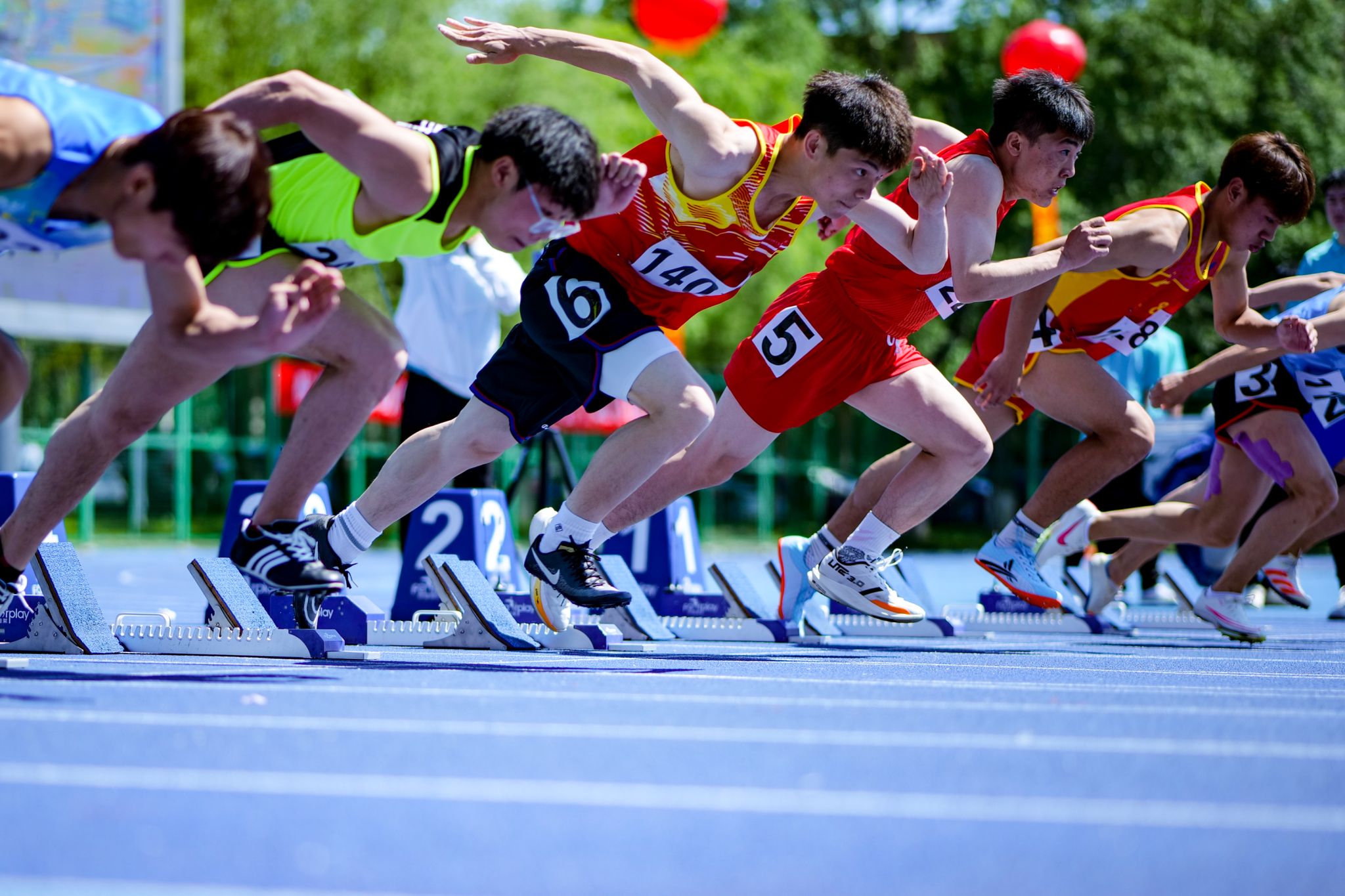 关于球场上的激情将再度迸发，两队将在比赛中奋力拼搏的信息