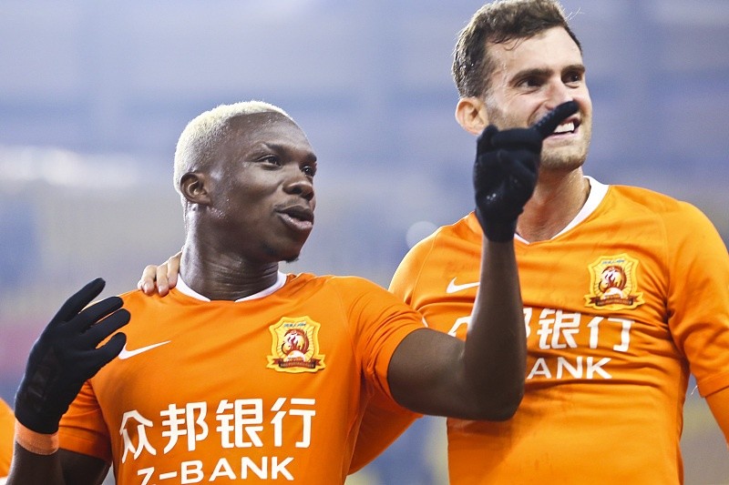 绿城与新疆雪豹交锋:要争胜不惧敌 绿城与新疆雪豹交锋:要争胜不惧敌